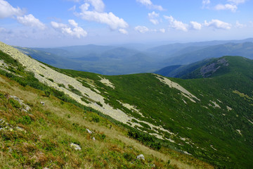 Ukraina, Karpaty Wschodnie - góry Gorgany Środkowe, górski krajobraz okolicach Wielkiej Sywuli (najwyższego szczytu Gorganów)