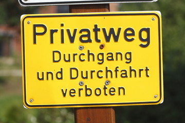Gelbes Schild Privatweg