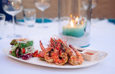 Grilled prawn with salad and Thai spicy sauce