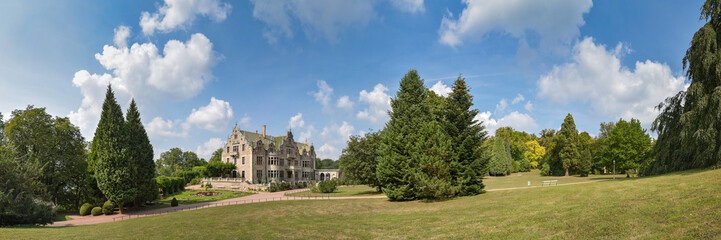 Fototapeta na wymiar Panoramafoto Schloss und Park Altenstein