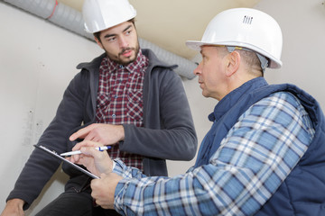 builders talking