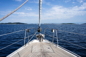 Obraz na płótnie Canvas Sailing