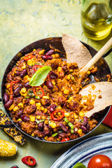 Chilli con carne und frische selbstgemachte Tortillas