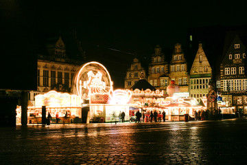 Kleiner Freimarkt in Bremen bei Nacht