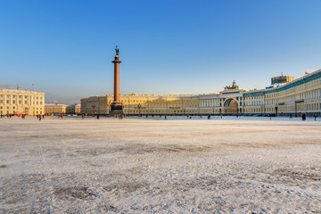 Fototapeta na wymiar View of General Staff Building and Palace square in winter. Saint Petersburg, Russia