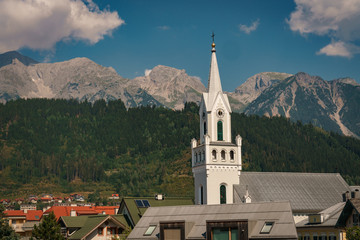 Kirche vor Schladminger Bergen