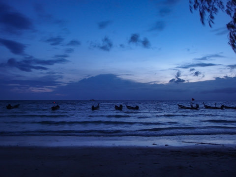 Evening dusk silohette seaside shot.