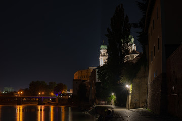Fototapeta na wymiar Passau bei Nacht