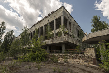 Fototapeta na wymiar Abandoned rotting building in Pripyat near Chernobyl