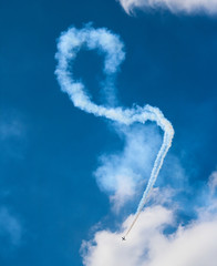 Figure d'avion de voltige a&eacute;rienne