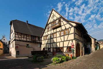 Altstadt von Eguisheim, Elsass, Frankreich 