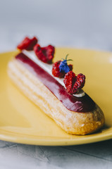 Eclair With Berries