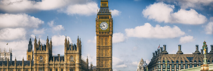 Fototapeta na wymiar London European destination icon banner panorama - Famous landmark Big Ben Clock tower. Panoramic header.