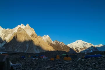 Crédence de cuisine en verre imprimé Gasherbrum Gasherbrum 4 mountain peak at K2 trekking route along the way to Concordia camp, K2 Base Camp trek, Pakistan
