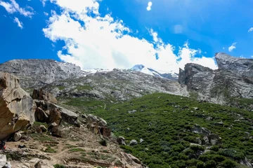 Crédence de cuisine en verre imprimé Gasherbrum landscape of Karakorum mountain in summer, Khuspang camp, K2 Laila Peak and Gondogoro Glacier
