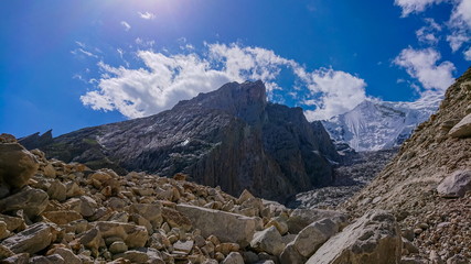 Fototapeta na wymiar Landscape of K2 trekking trail in Karakoram range, Trekking along the Karakorum Mountains in Northern Pakistan