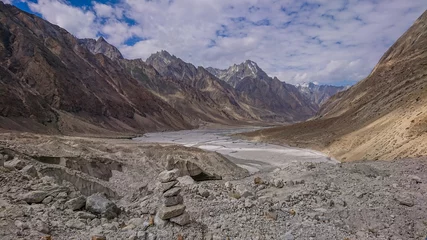 Foto op Plexiglas K2 Landscape of K2 trekking trail in Karakoram range, Trekking along the Braldu River in the Karakorum Mountains in Northern Pakistan