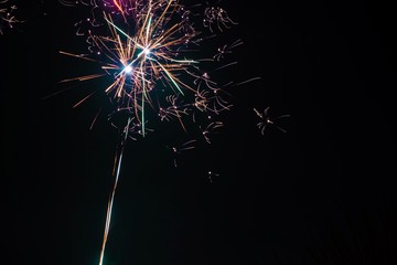 Buntes Feuerwerk in der Silvesternacht