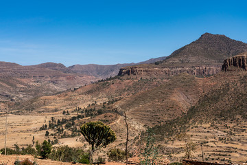 Äthiopien - Landschaft zwischen Aksum und Hawzien