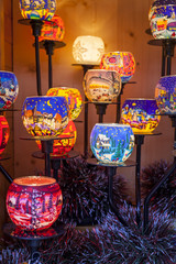 D&eacute;coration de No&euml;l et photophores allum&eacute;es