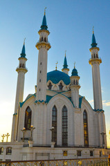 Fototapeta na wymiar mosque in the sunlight