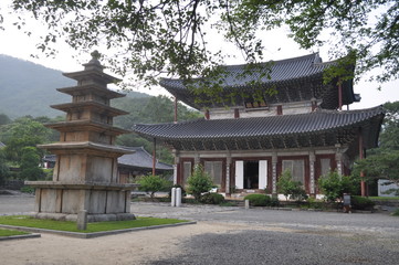 Fototapeta premium Muryangsa Buddhist Temple