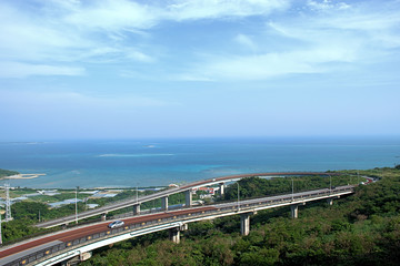 絶景ポイント　橋　青い海　南国　風景