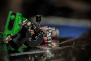 Beim Tätowierer - Handwerkskunst im Detail