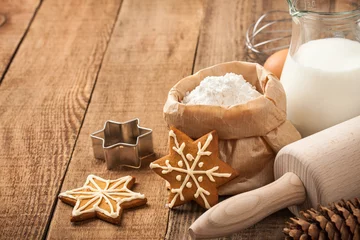 Foto op Plexiglas Christmas gingerbread cookies baking for holiday © ffphoto