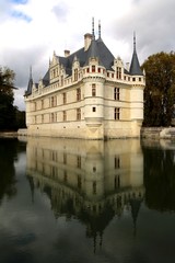 Fototapeta na wymiar Azay-le-Rideau, france, fortress, castle, tower, architecture, medieval, old, ancient, europe, building, travel, historic, history, lake