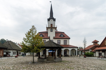Fototapeta na wymiar old town hall in poland