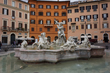 Fototapeta na wymiar Water Fountain in Rome