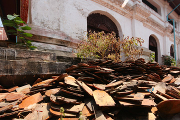 Golden pagoda of Bodhgaya Stupa or Phuthakaya Pagoda, Sangklaburi, Kanchanaburi, Thailand