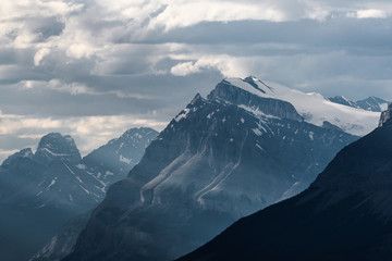 Fototapeta na wymiar Banff National Park - Dramatic landscape along the Icefields Parkway, Canada