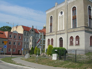 Fototapeta na wymiar Dzierżoniów - zabytkowa synagoga, w stylu neoromańskim