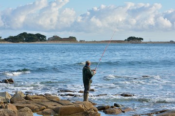 P&ecirc;cheur sur la c&ocirc;te bretonne