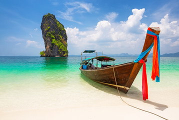 Fototapeta premium Thai traditional wooden longtail boat