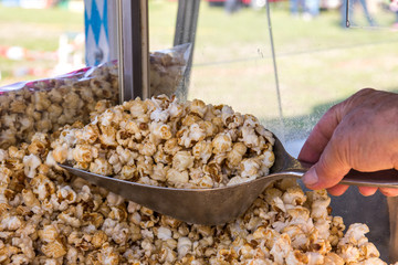 Popcorn in Schaufel, Verkaufsstand