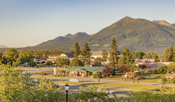 Palmer Visitor Information Center and a view of the Chugach Range in summertime, Palmer, Alaska, USA.
