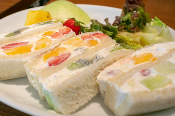 フルーツサンド