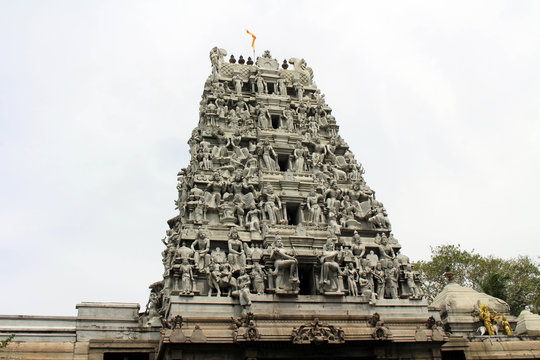 The situation around Hindu temple Sivan Kovil in Colombo