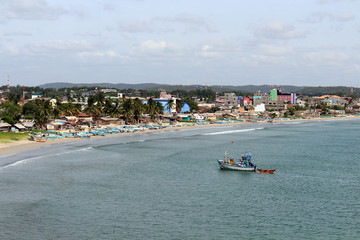 Obraz premium The boats are lining in the quiet sea of Dutch Bay in Trincomalee