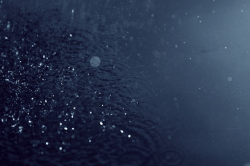 Obraz premium Water background / Water is the transparent, tasteless, odorless, and nearly colorless chemical substance that is the main constituent of Earth's streams, lakes, and oceans