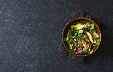 Rustic pears and figs salad