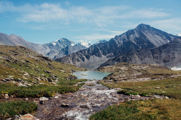 Fototapeta na wymiar mountain lakes of Altai