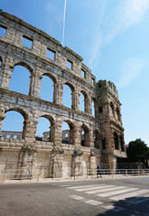 wspaniałe wakacje w miejscowości Pula czyli  Rzymska Arena to amfiteatr w Puli w Chorwacji