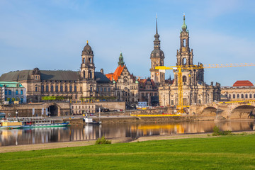 Obraz premium Old Town architecture with Elbe river in Dresden, Saxrony, Germany