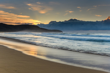 Fototapeta na wymiar Cloudbank Sunrise Seascape