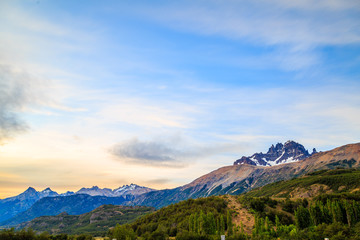 Montagne et ciel bleu paysage Chilien Patagonie Voyage