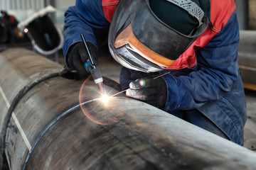Welding control sample from a pipe of small diameter for proficiency testing by the method of...